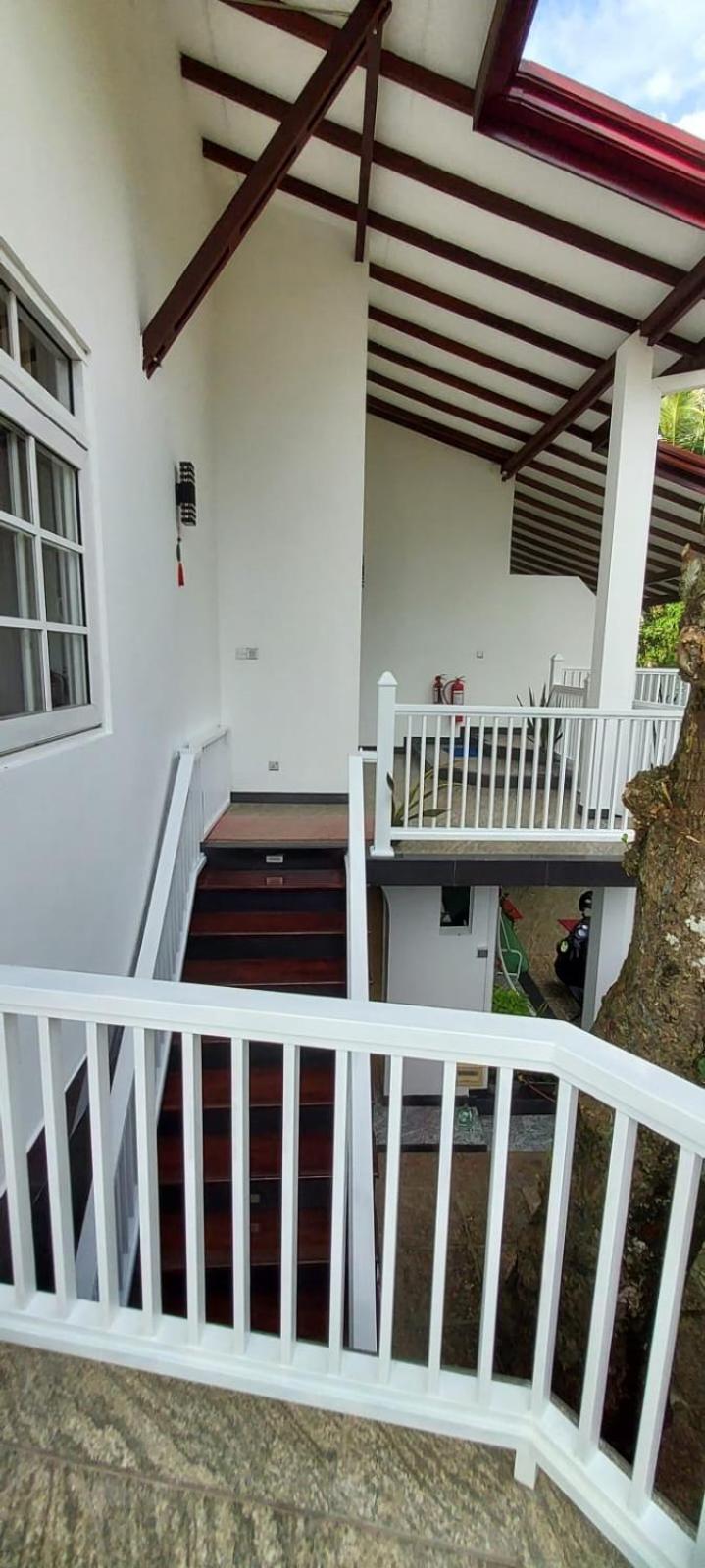 Duvi'S Shelter Bungalow Colombo Exterior photo